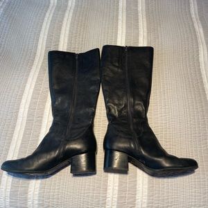 Born women’s leather boots, 7.5